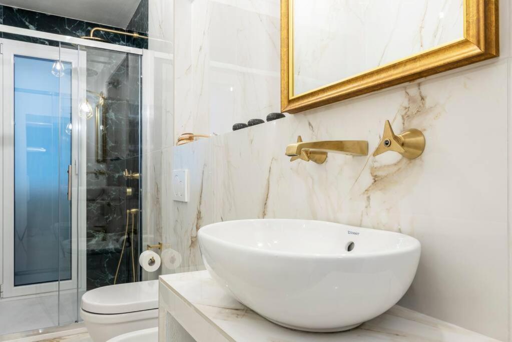 Velasca Flexyrent Apt. Aircon - Wifi - Brand New Милан Экстерьер фото